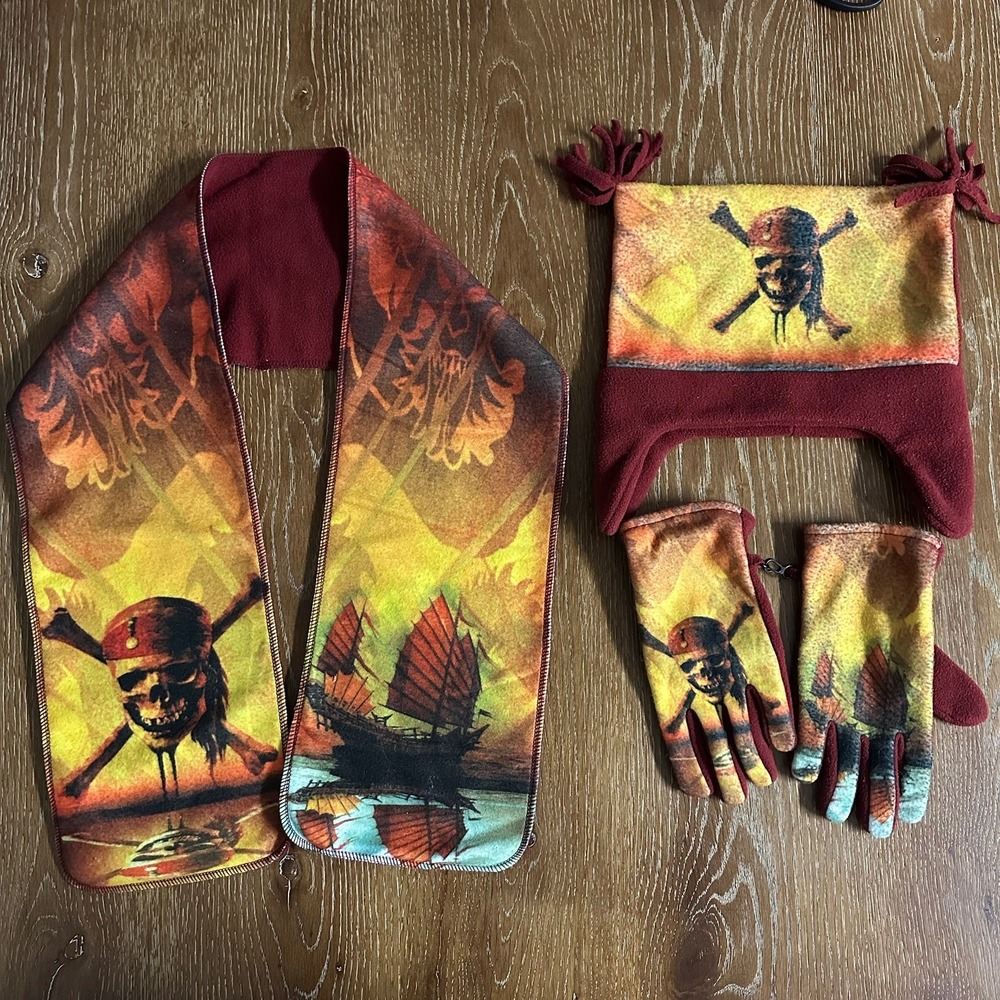 Disney Store Exclusive‎ Pirates of the Caribbean Hat, Gloves, and Scarf FOR KIDS